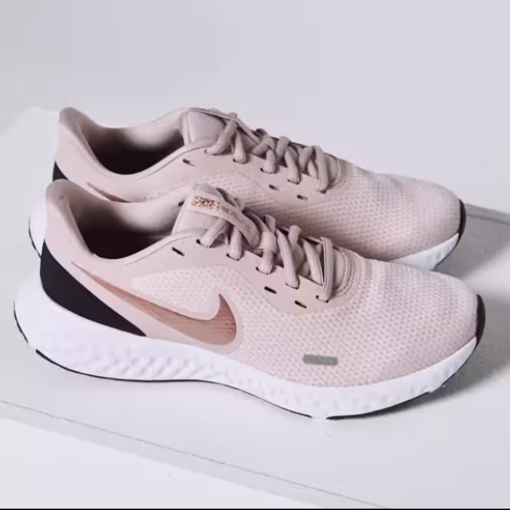 💕 Brand New Nike Women's Revolution 5 Running Sneakers sz 7.5